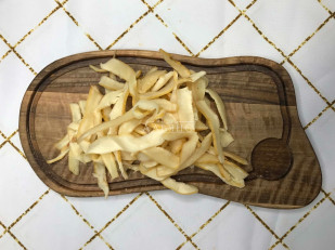 Ребра воблы с икрой: Кальмар полукольца