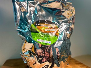 Мясо (АЛЬЯНС) вяленое свинина в прянном томате (500гр): Деревенские гренки со вкусом Шашлыка (Сурские)