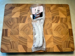 Бастони Чипсы свинины острые: Колбаски сыровяленые Mini Fuet 