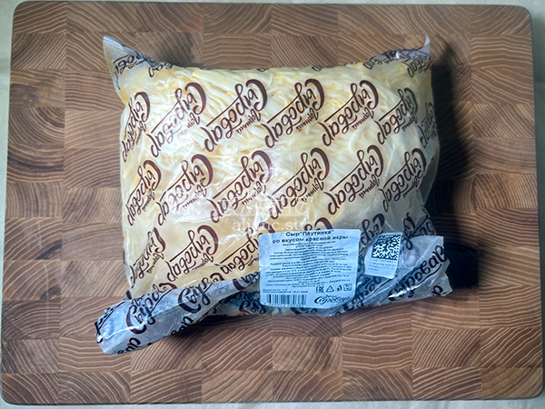 Сыр 1 кг ГОРНЫЙ СЫРОВАР (Паутинка со вкусом красной икры) в Бронницах