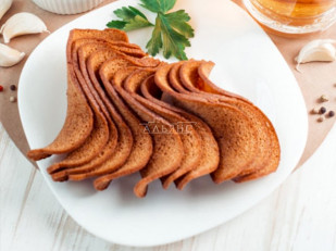 Арахис: Ресторанные гренки с сметаной и зеленью